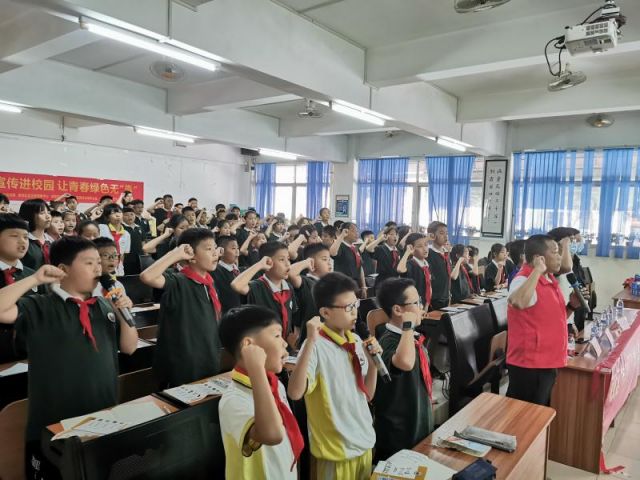 禁毒宣傳進校園，讓青春綠色無毒 (2).jpg