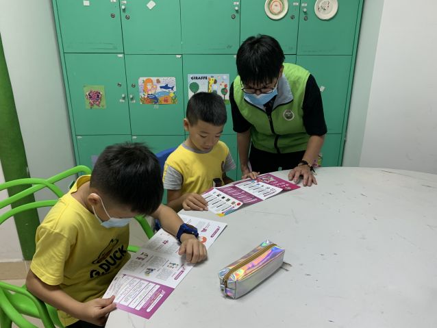 三鄉(xiāng)鎮(zhèn)開展“ 紅色引領:禁毒先鋒我來當”禁毒宣傳教育活動圖片4.jpg