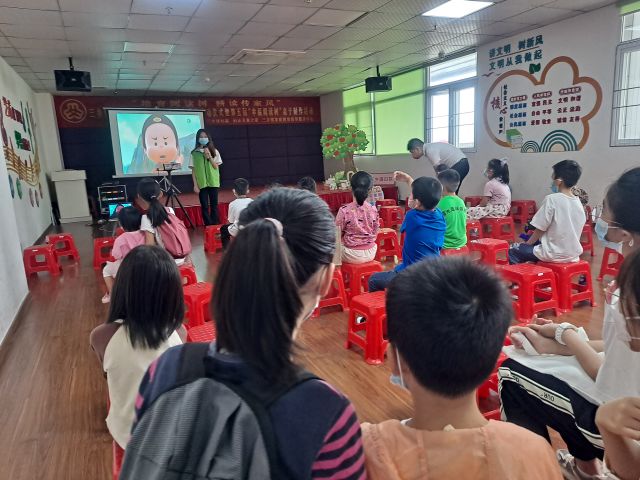 三鄉(xiāng)鎮(zhèn)開(kāi)展“幸福閱讀樹(shù)，禁毒齊守護(hù)”宣傳活動(dòng)圖片1.jpg