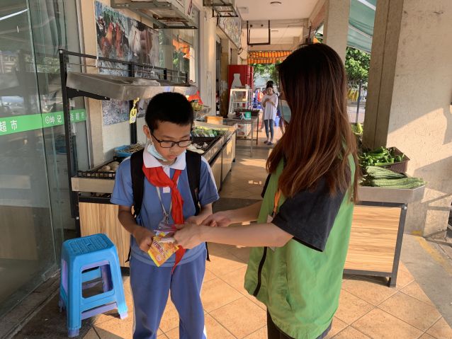 三鄉(xiāng)鎮(zhèn)開展“守護(hù)校園安全，護(hù)學(xué)禁毒兩不誤”宣傳活動(dòng)三鄉(xiāng)鎮(zhèn)開展“守護(hù)校園安全，護(hù)學(xué)禁毒兩不誤”宣傳活動(dòng)