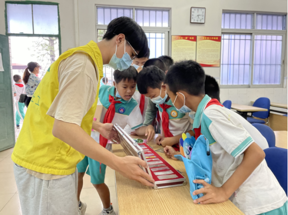 阜沙鎮(zhèn)禁毒信息〔2022〕第254期--【禁毒攻堅】“無毒青春，健康校園”—阜沙鎮(zhèn)開展禁毒宣傳進校園