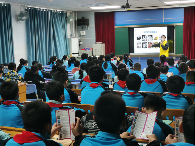 阜沙鎮(zhèn)禁毒信息〔2023〕第29期--“開學第一課 禁毒齊參與”阜沙鎮(zhèn)禁毒辦開展校園宣講活動(202